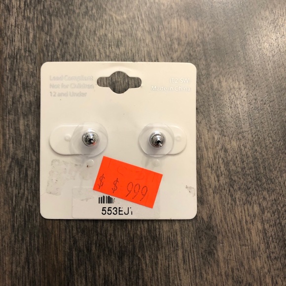 Earrings - Picture 3 of 3